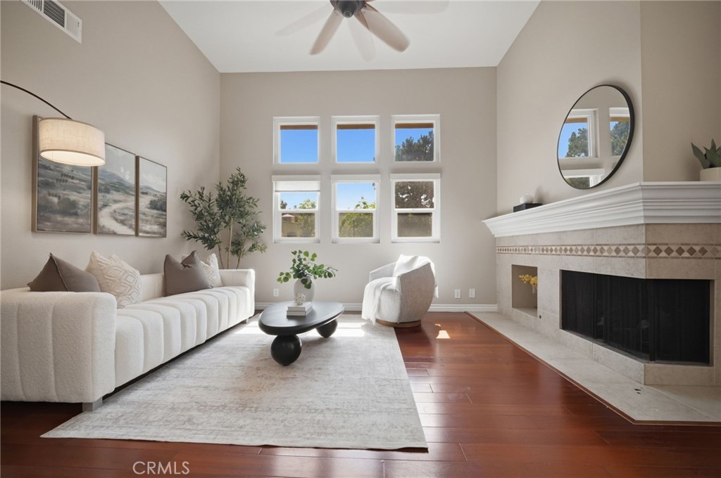 8 Magellan Aisle Property Photo 4