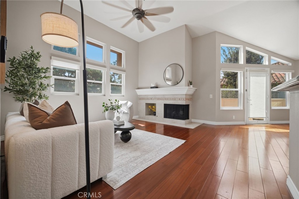 8 Magellan Aisle Property Photo 6