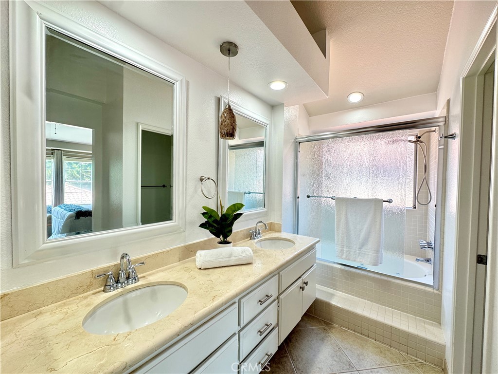 8 Magellan Aisle Property Photo 13
