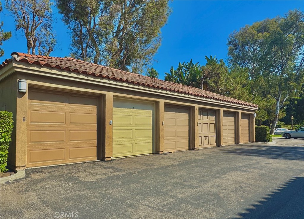 8 Magellan Aisle Property Photo 23