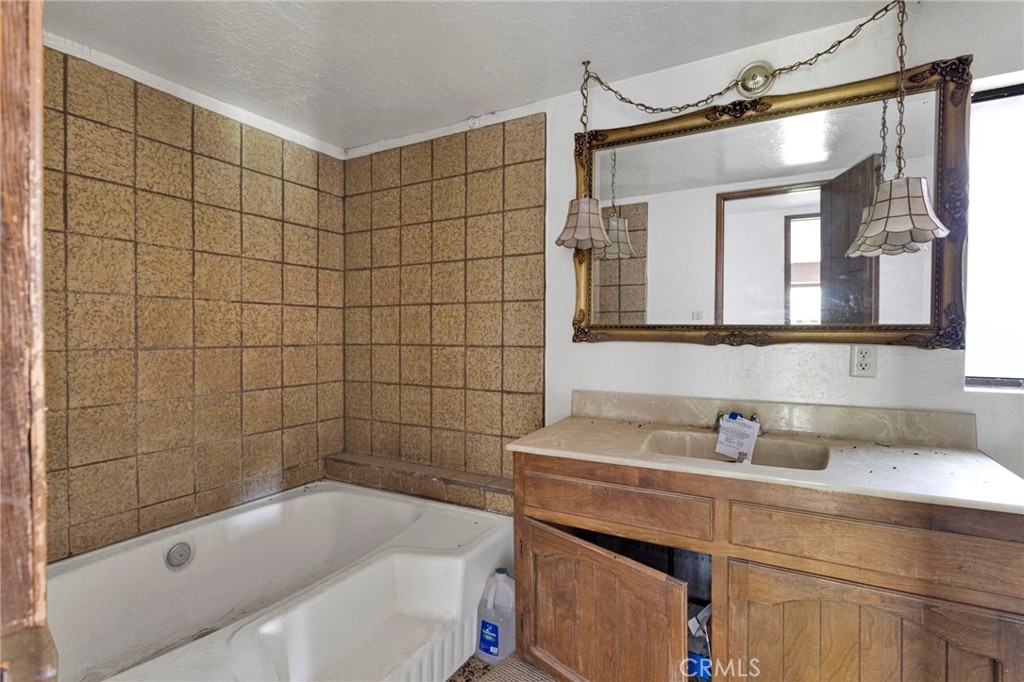 1333 Finger Property Photo 32
