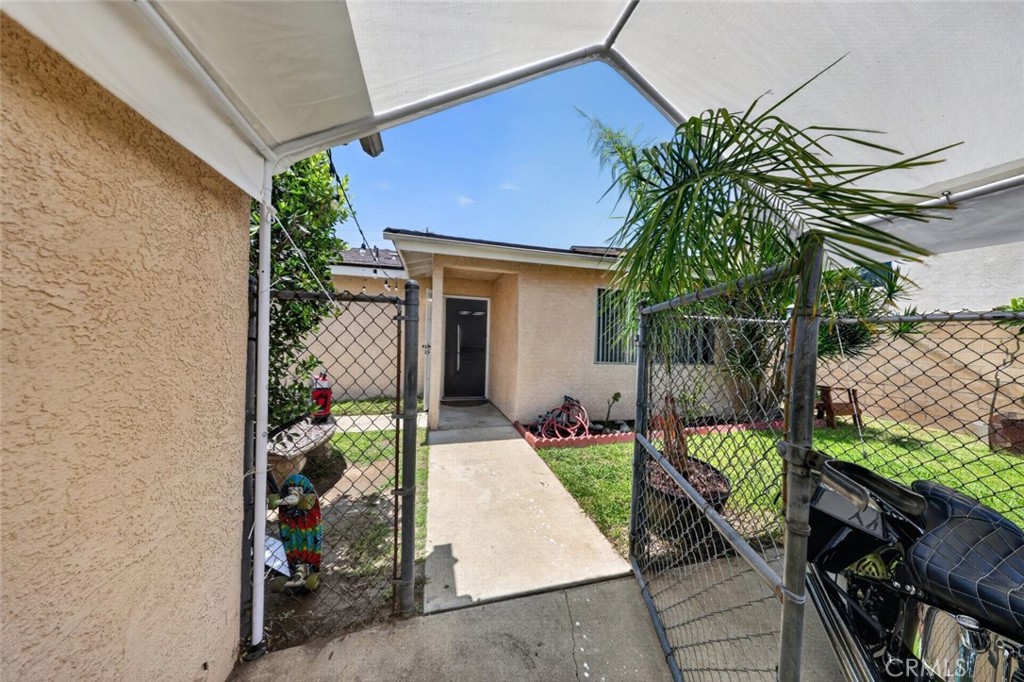 1012 N Vernon Avenue Property Photo 3