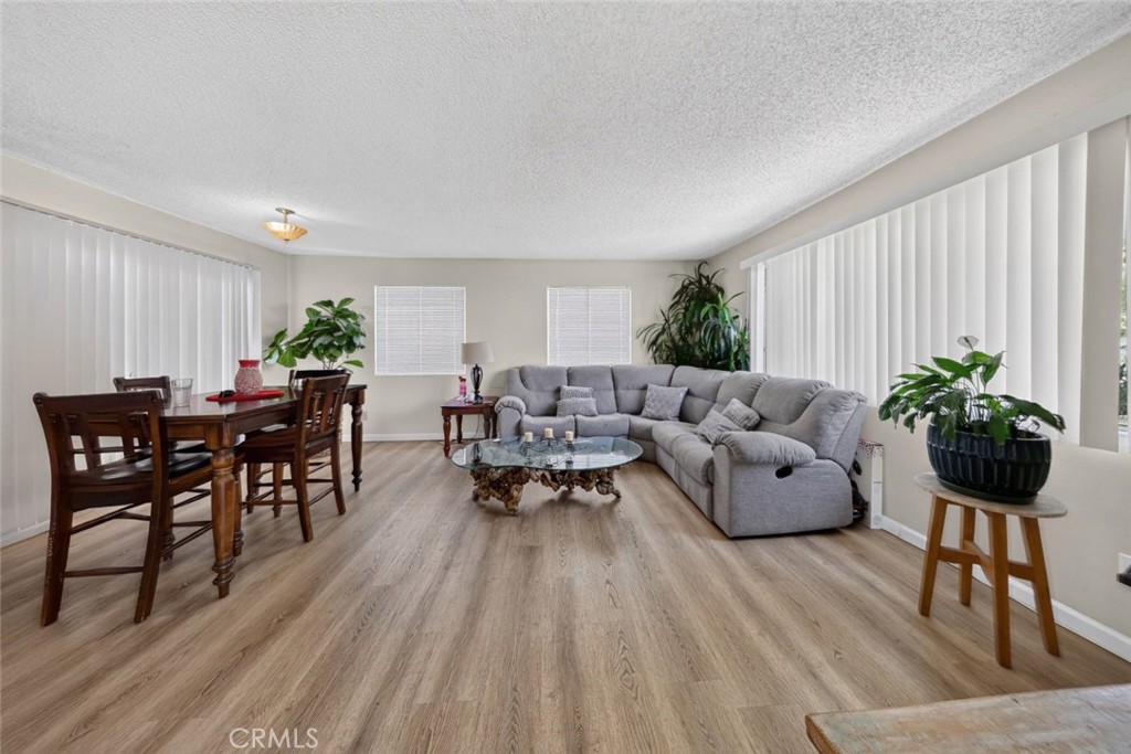 1012 N Vernon Avenue Property Photo 4