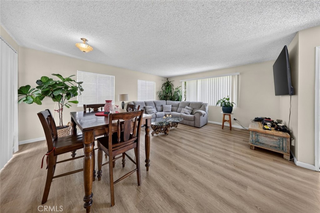 1012 N Vernon Avenue Property Photo 5