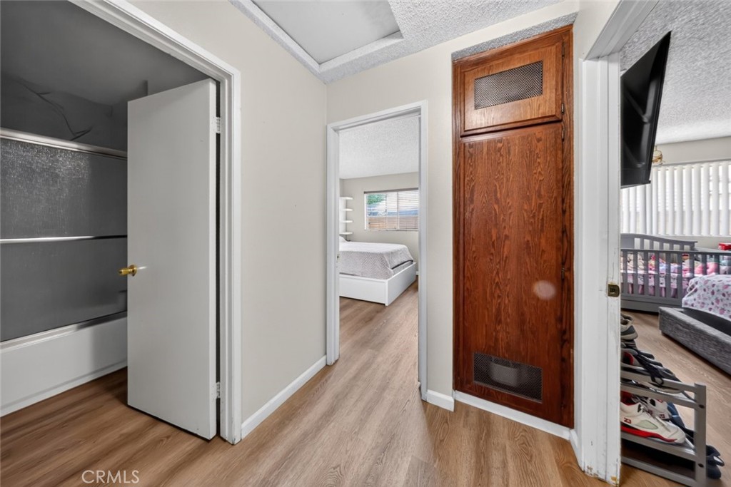1012 N Vernon Avenue Property Photo 13
