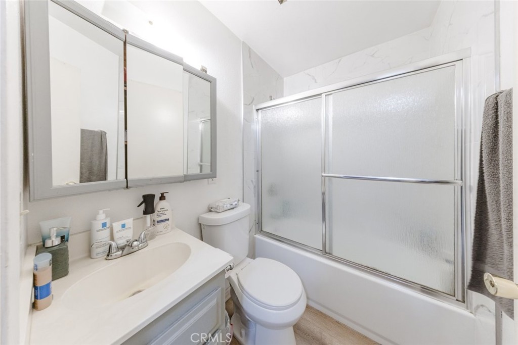 1012 N Vernon Avenue Property Photo 18