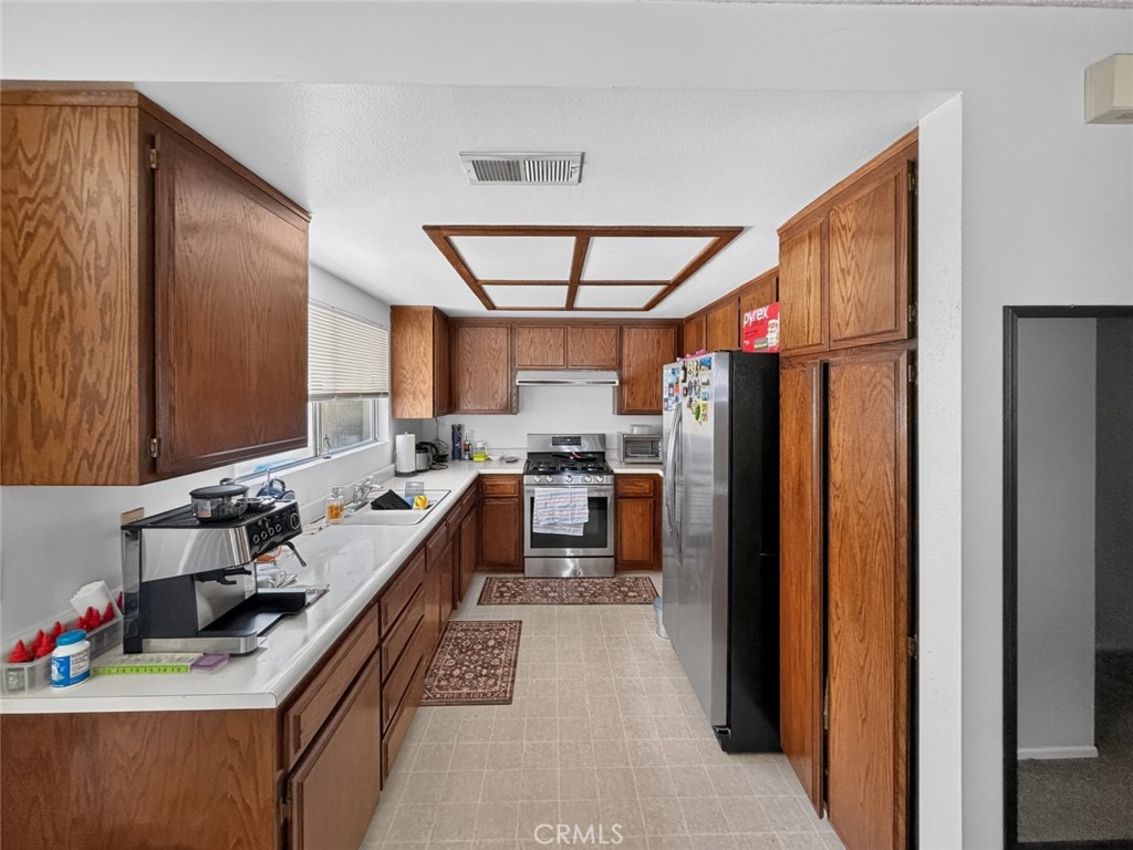 1012 N Vernon Avenue Property Photo 26