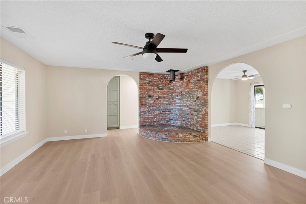 10055 Baker Rd Property Photo 4