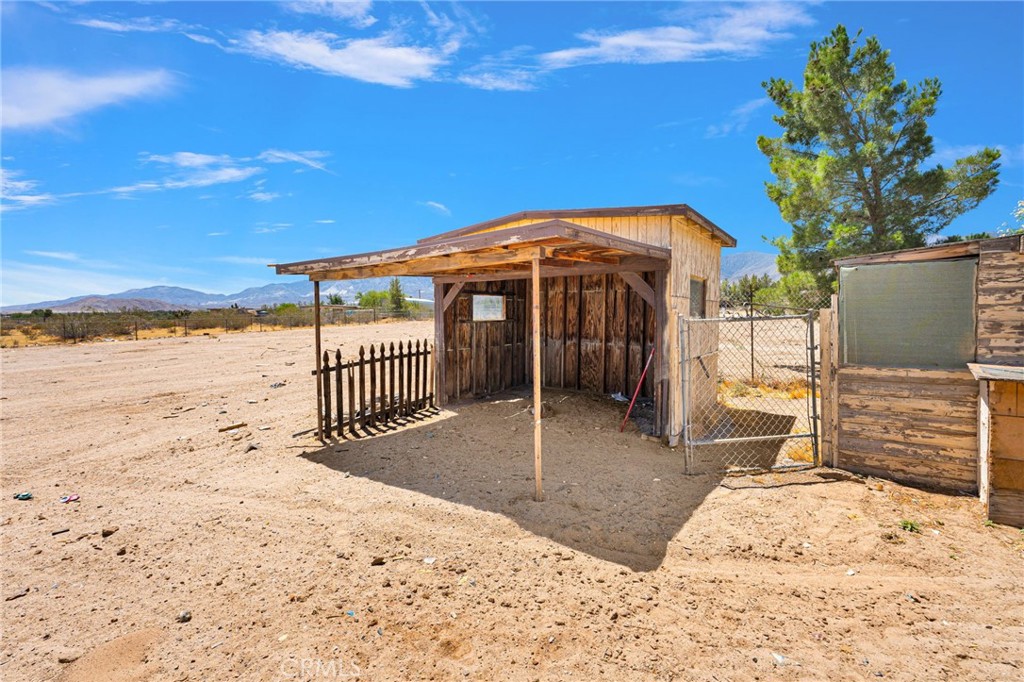 10055 Baker Rd Property Photo 19
