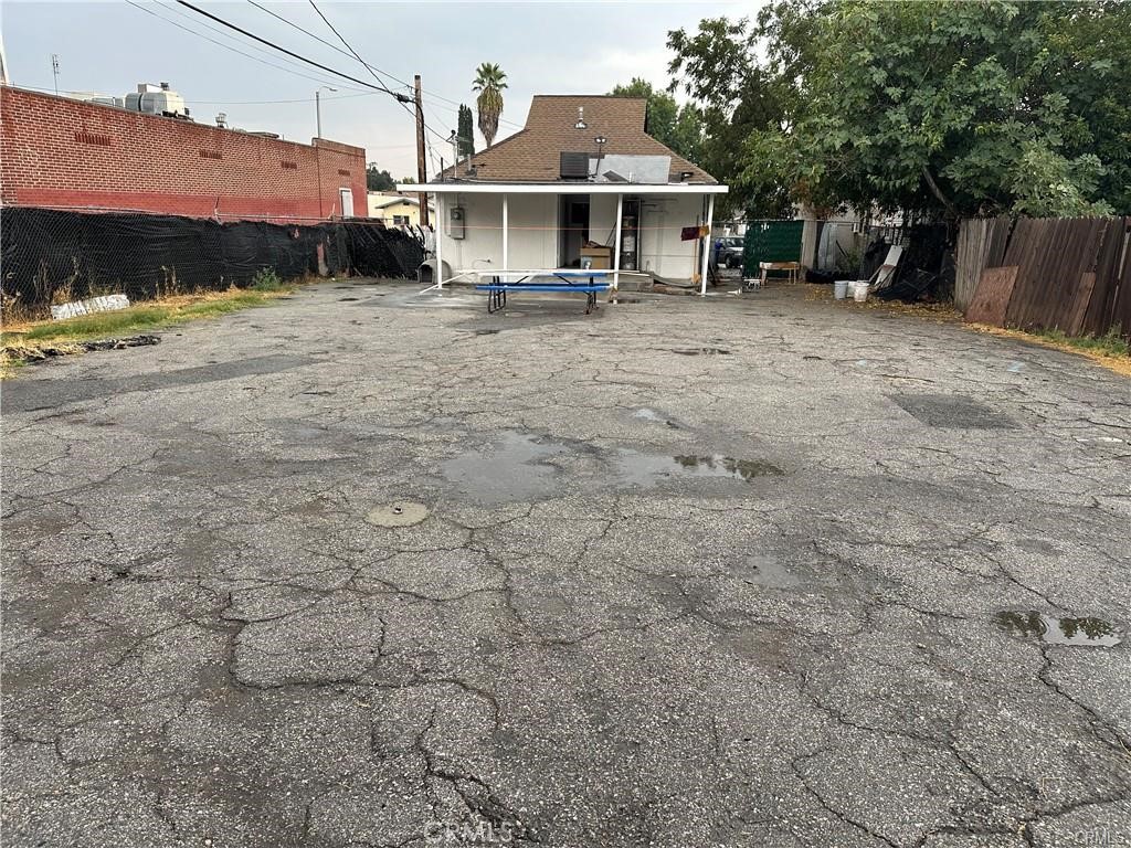 216 E Base Line Property Photo 18