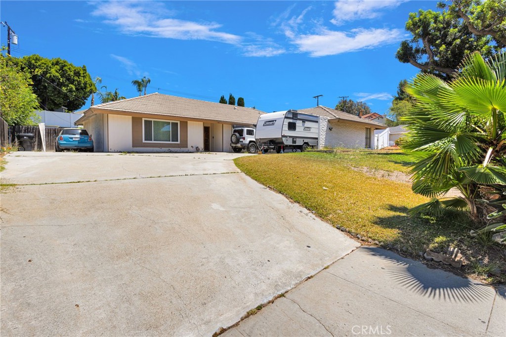 981 Serfas Club Property Photo 3