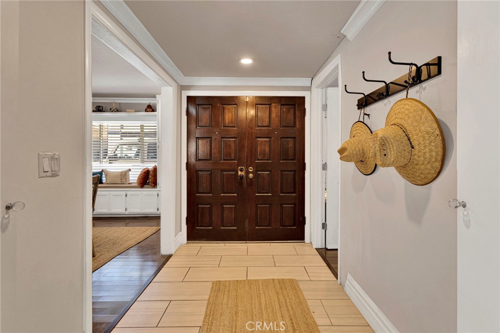 981 Serfas Club Property Photo 6