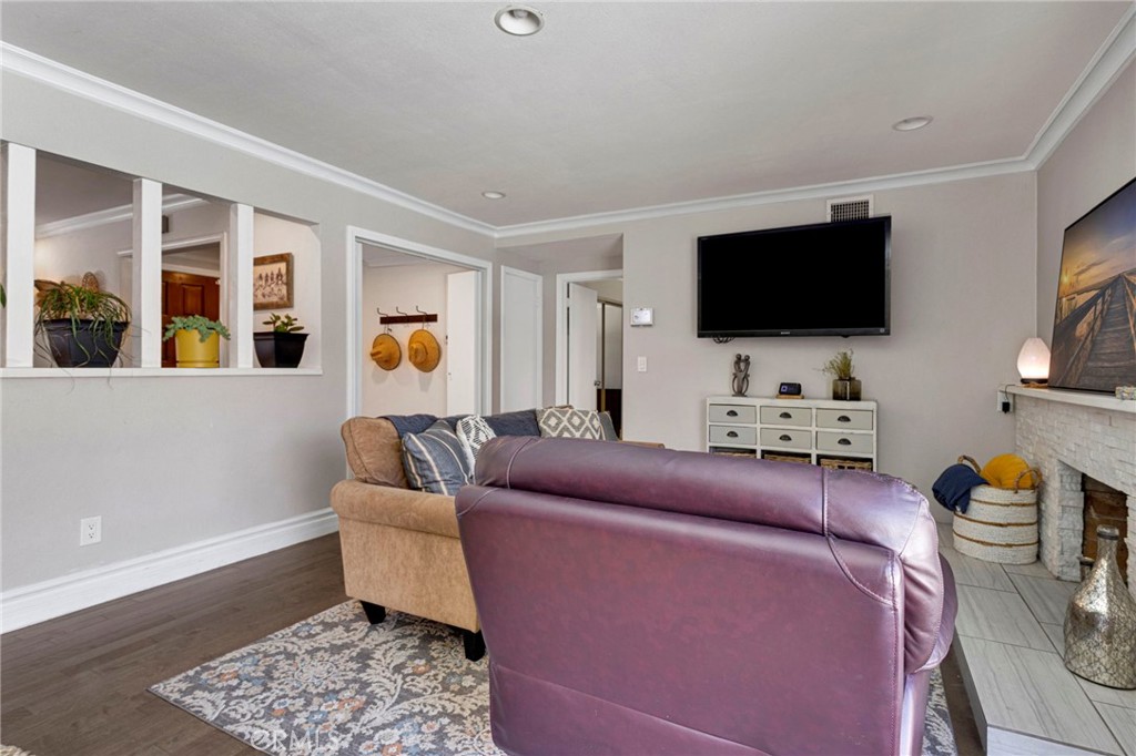 981 Serfas Club Property Photo 11