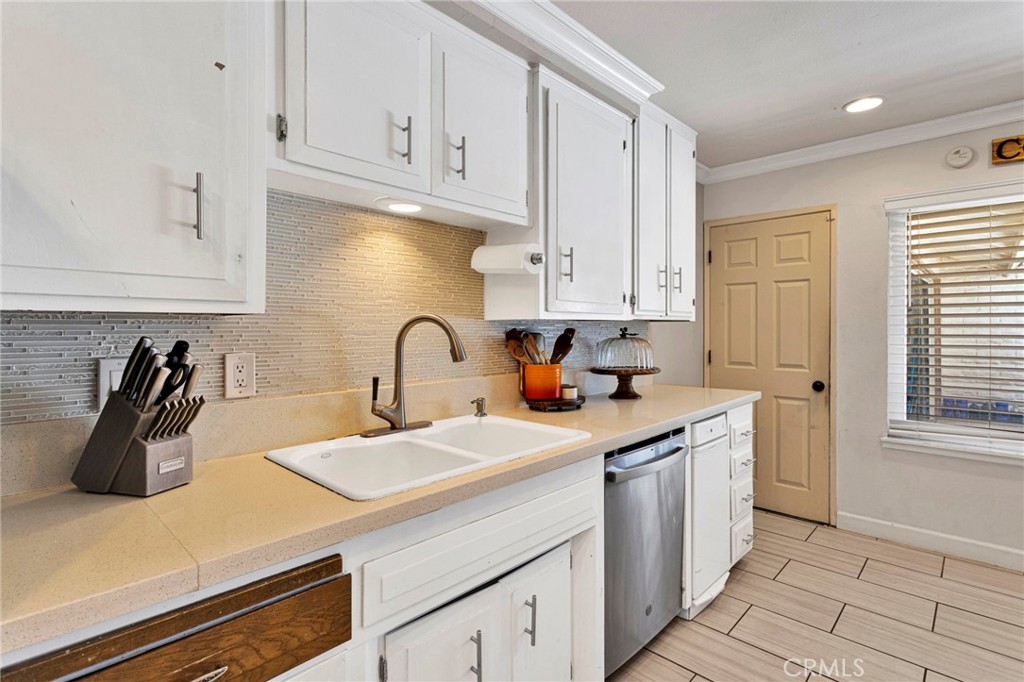 981 Serfas Club Property Photo 18