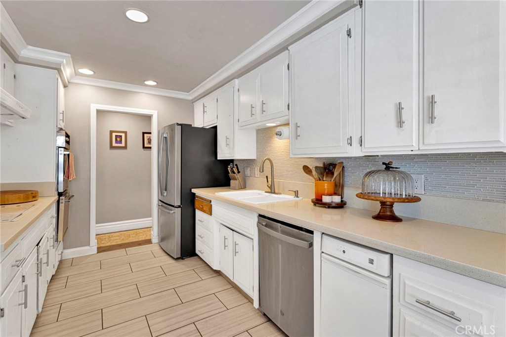 981 Serfas Club Property Photo 19