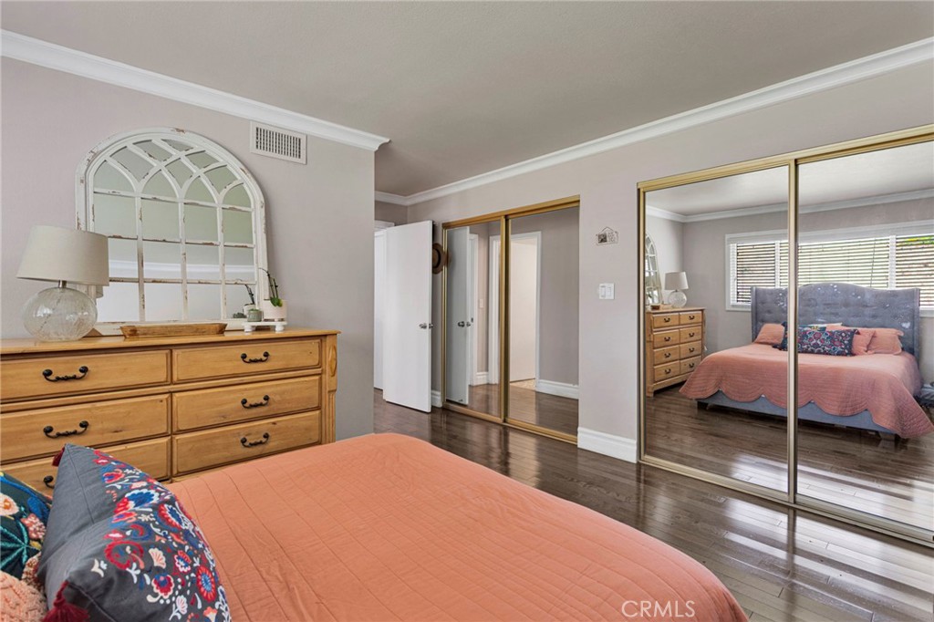 981 Serfas Club Property Photo 26