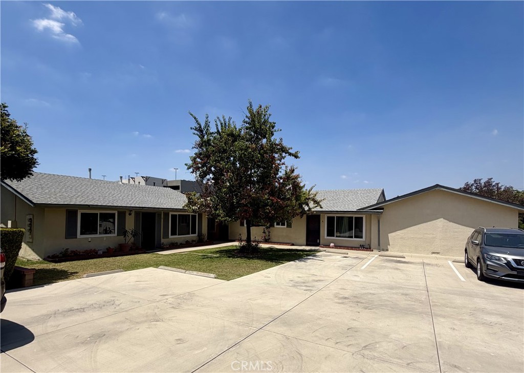 312 E Lemon Avenue Property Photo 2