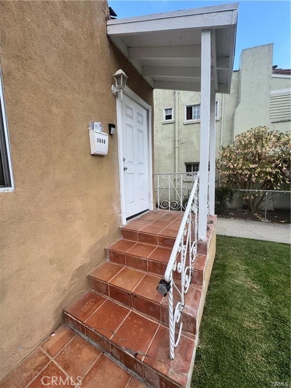 1046 S Citrus Avenue Property Photo 12