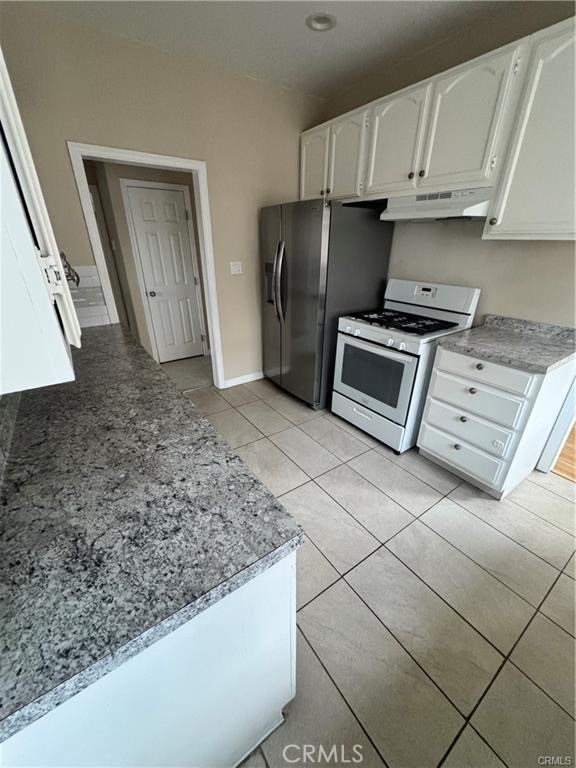 1046 S Citrus Avenue Property Photo 28