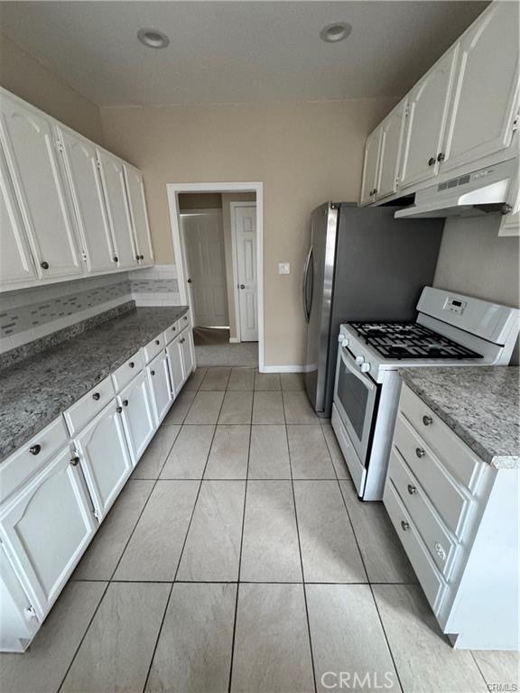 1046 S Citrus Avenue Property Photo 31