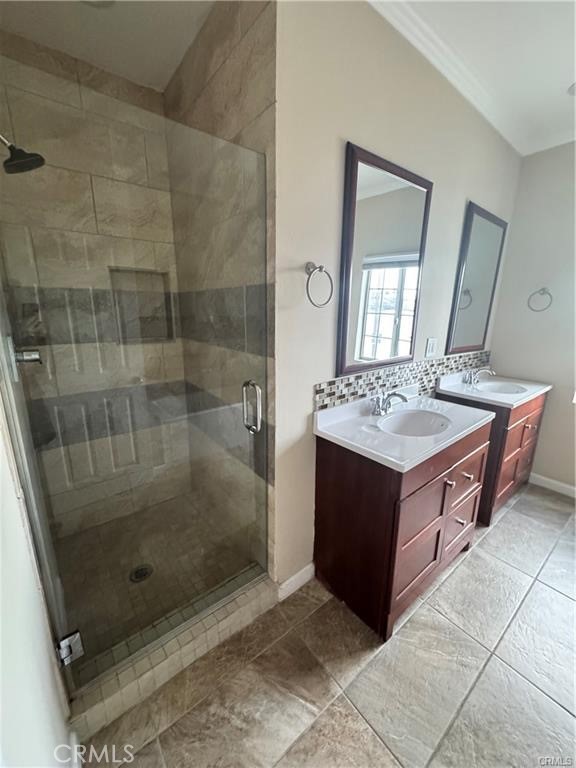 1046 S Citrus Avenue Property Photo 35