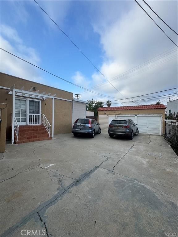1046 S Citrus Avenue Property Photo 43