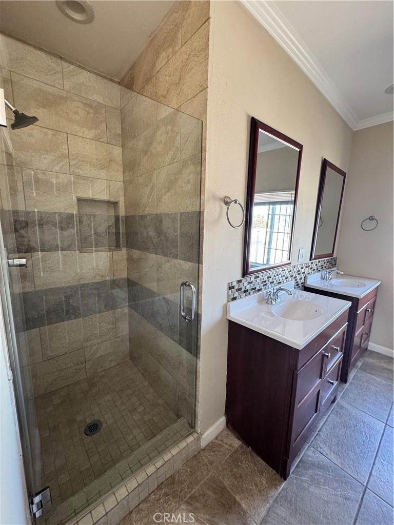 1046 S Citrus Avenue Property Photo 57