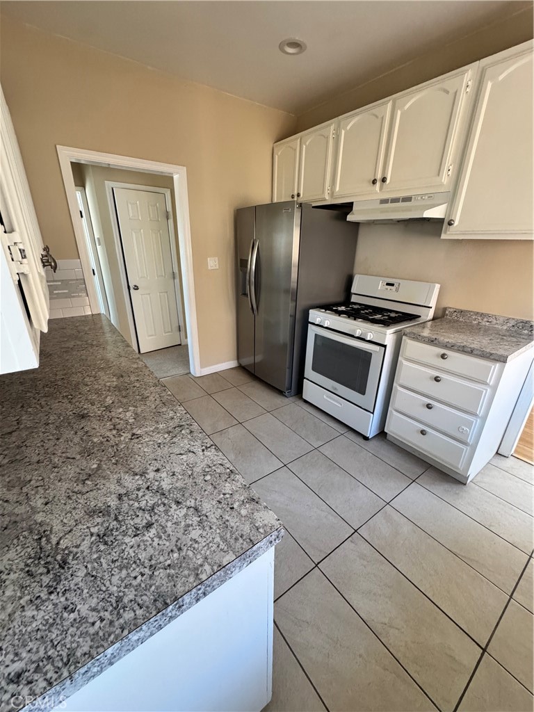 1046 S Citrus Avenue Property Photo 60