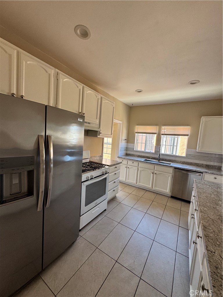 1046 S Citrus Avenue Property Photo 62