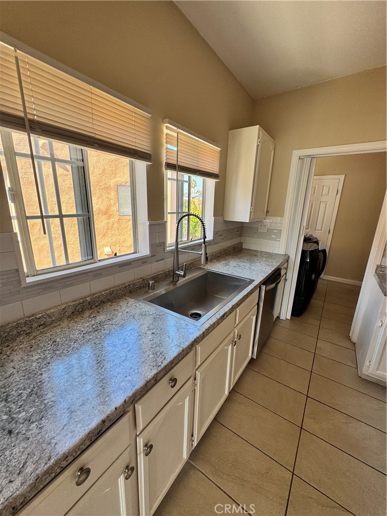 1046 S Citrus Avenue Property Photo 66