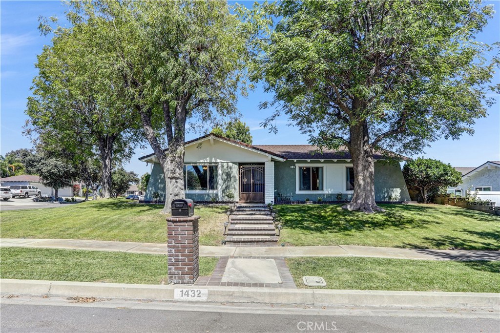 1432 N Erin Avenue Property Photo 1