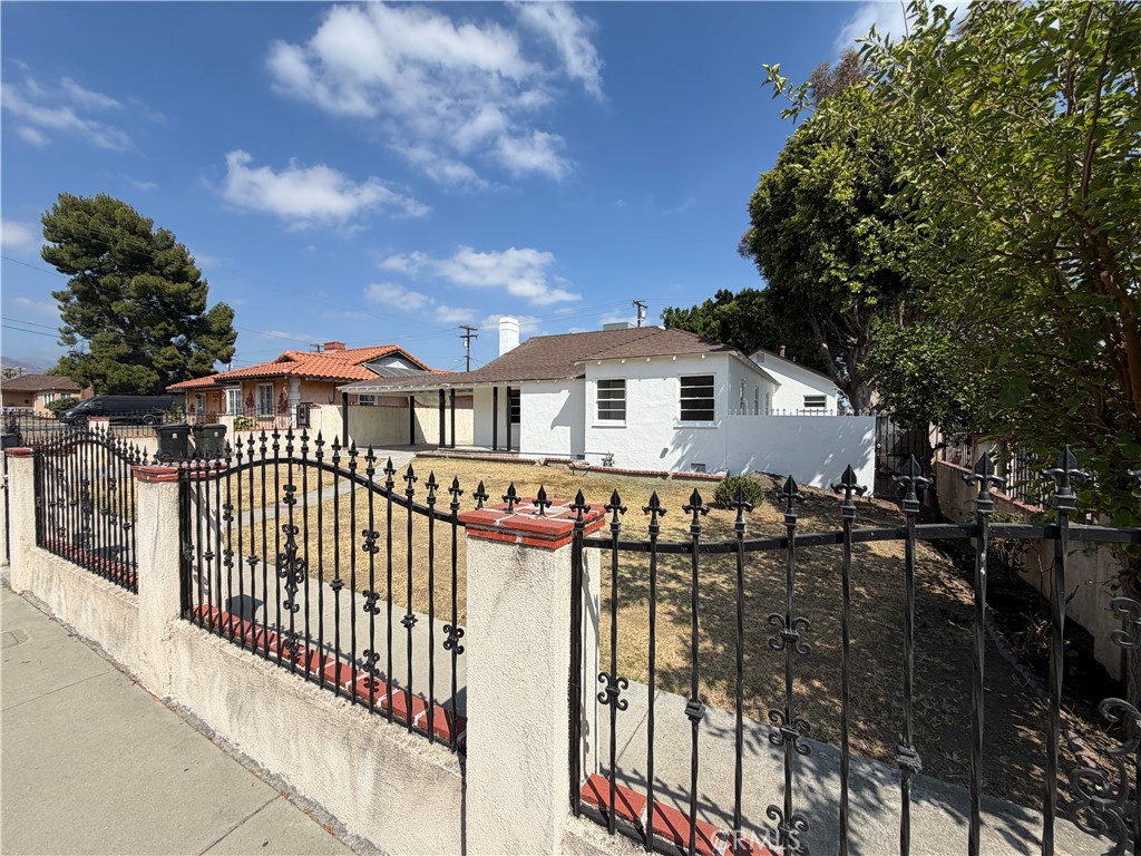 644 N Hagar Street Property Photo 2