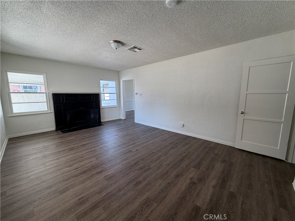 644 N Hagar Street Property Photo 4