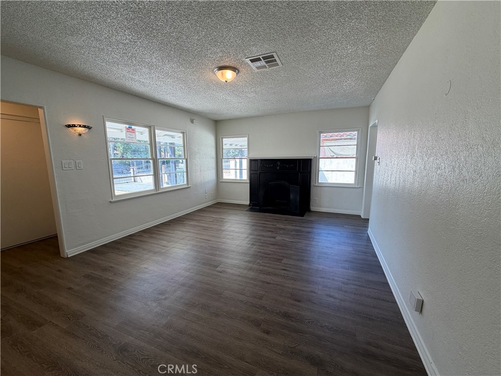 644 N Hagar Street Property Photo 5