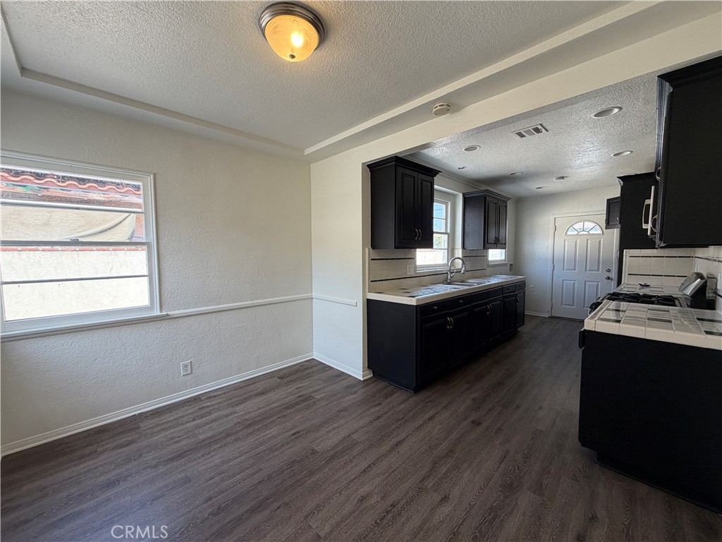 644 N Hagar Street Property Photo 8