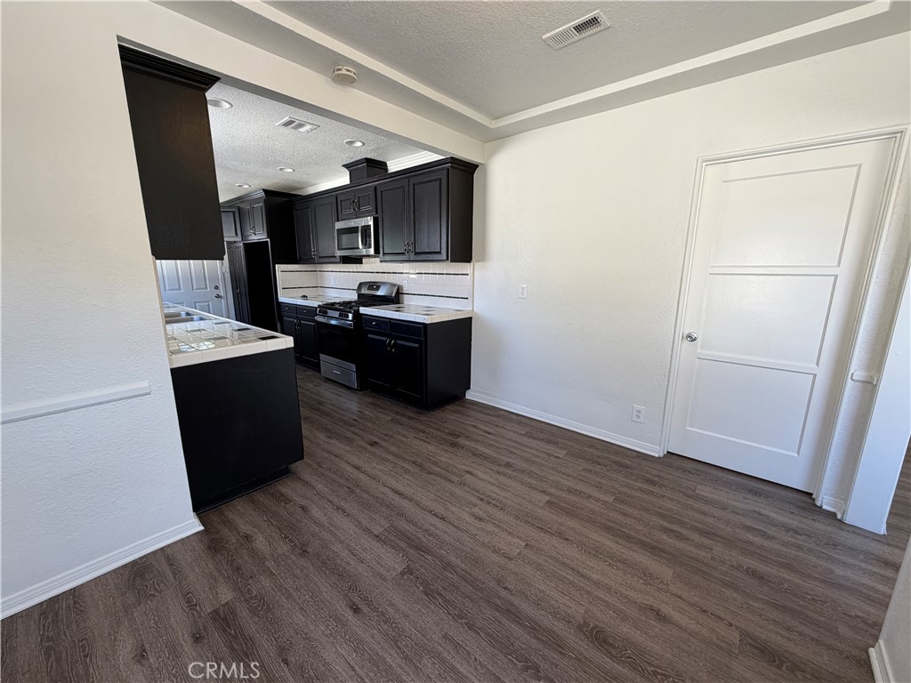644 N Hagar Street Property Photo 9