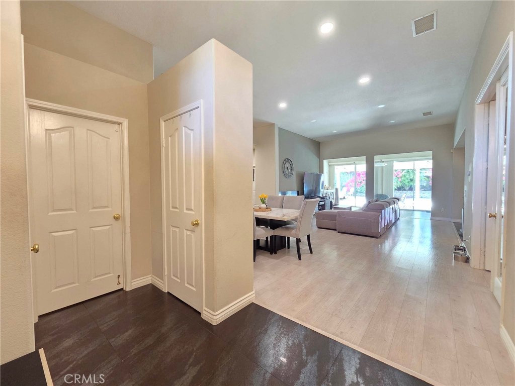 9430 Shadowgrove Property Photo 8