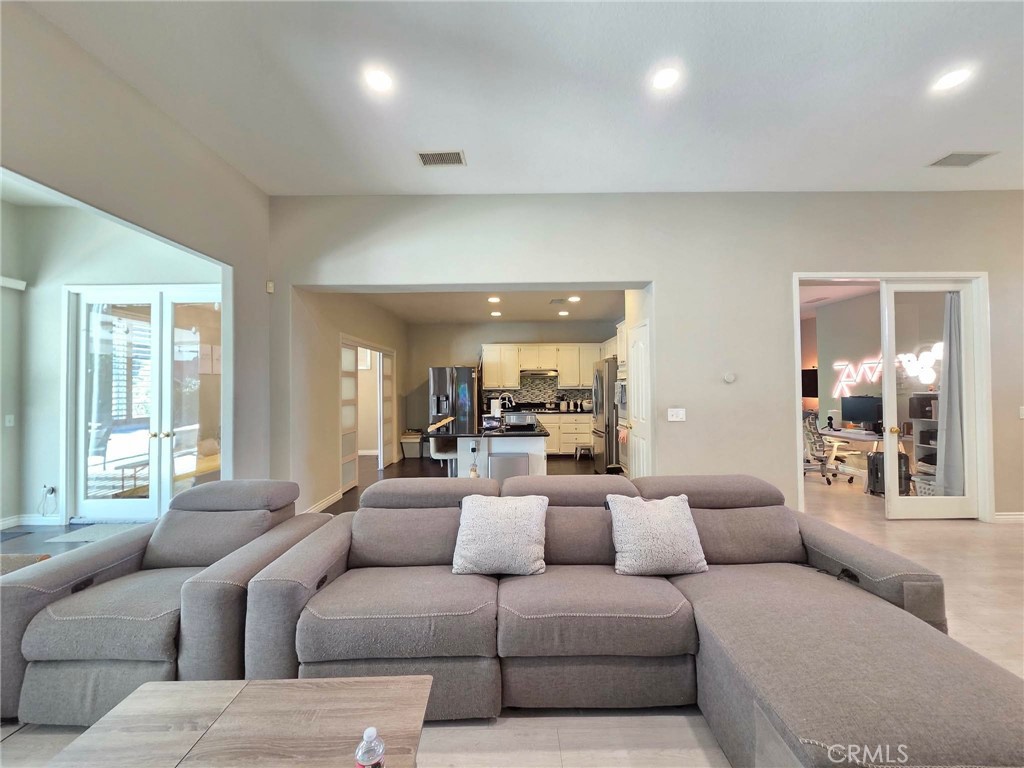 9430 Shadowgrove Property Photo 12