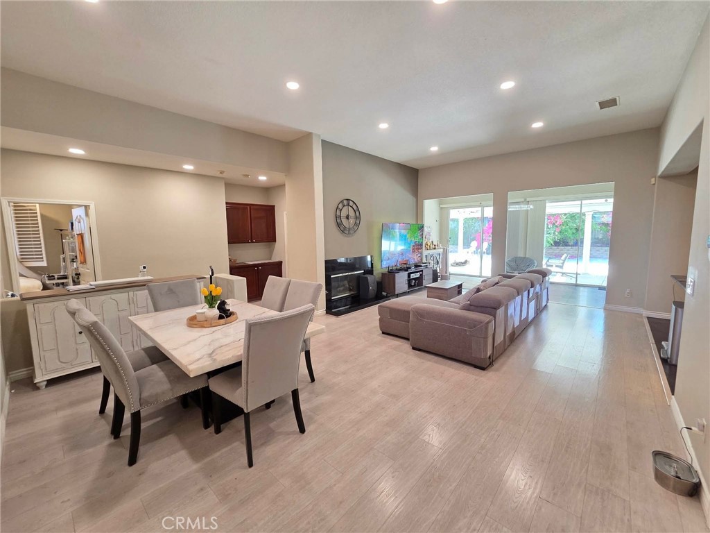 9430 Shadowgrove Property Photo 17