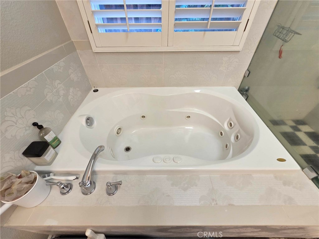 9430 Shadowgrove Property Photo 32