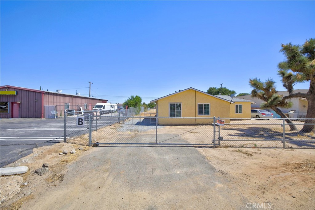 15990 Yucca Street B Property Photo 2