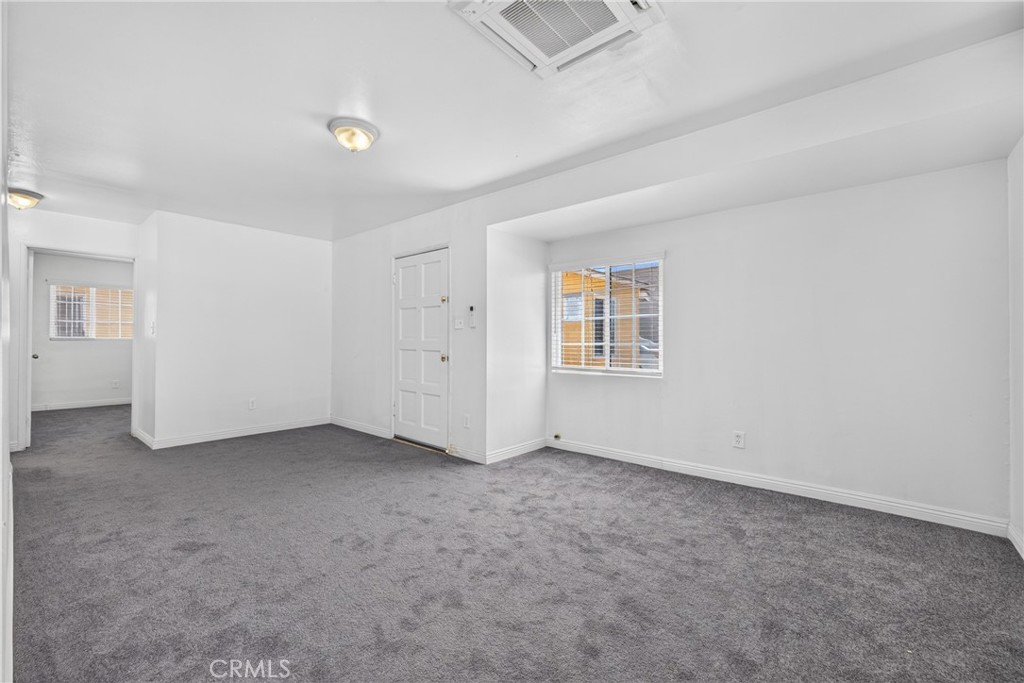 15990 Yucca Street B Property Photo 5