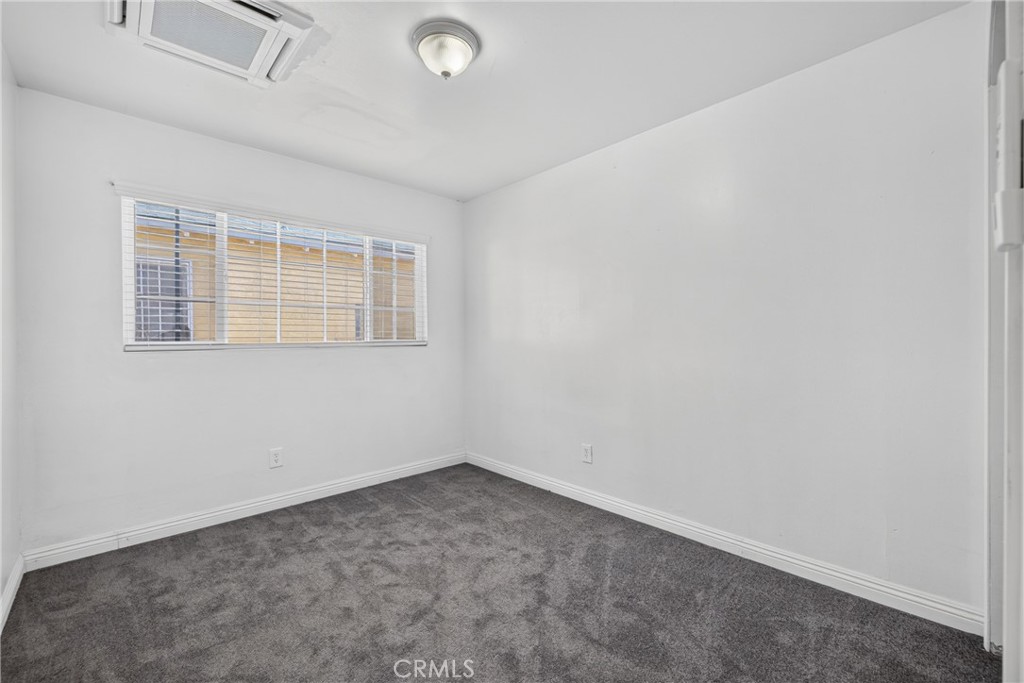 15990 Yucca Street B Property Photo 11