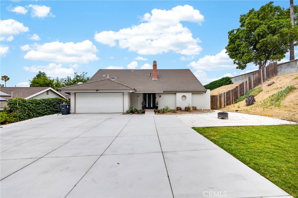 23547 Decorah Road Property Photo 2