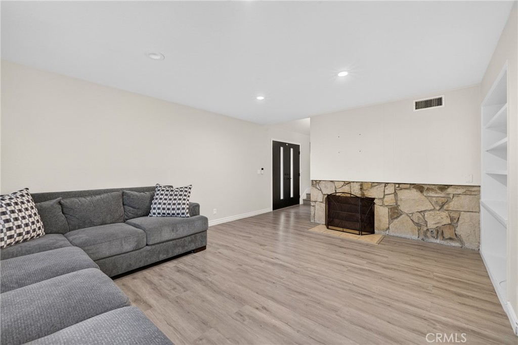 23547 Decorah Road Property Photo 8