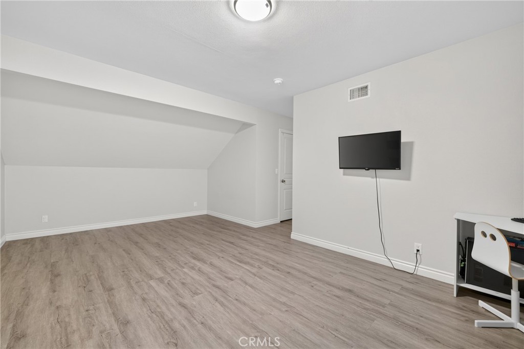 23547 Decorah Road Property Photo 29