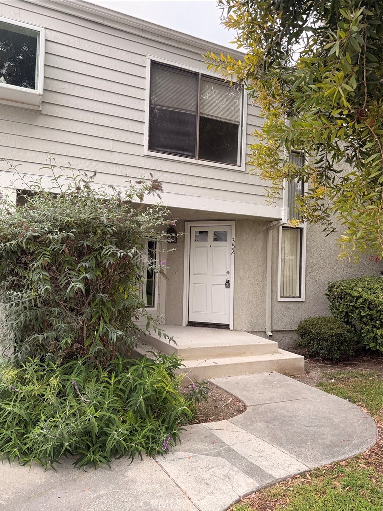 352 Deerfield Avenue 47 Property Photo 1