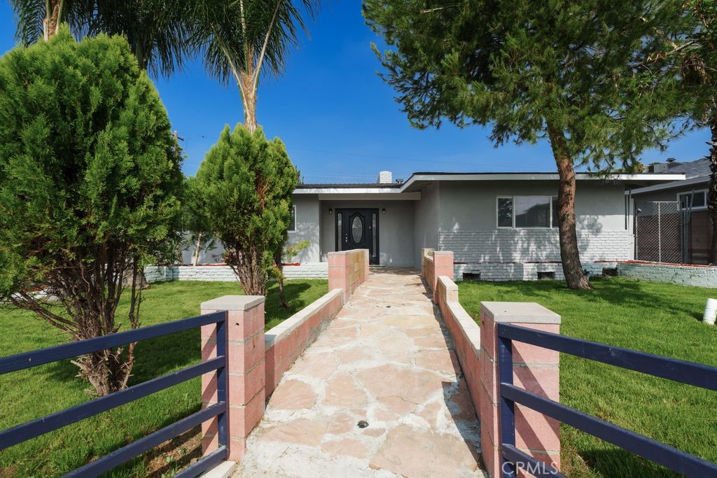 932 N Encina Property Photo 3