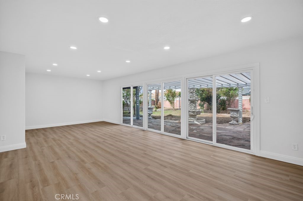 932 N Encina Property Photo 8