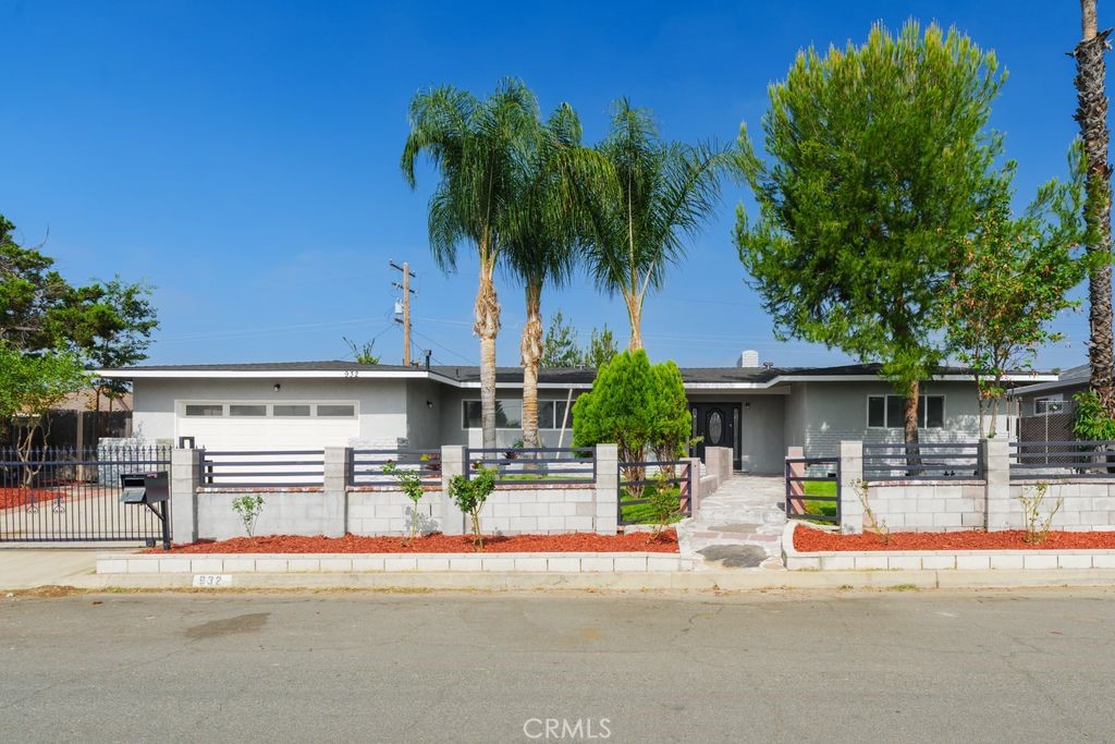932 N Encina Property Photo 28